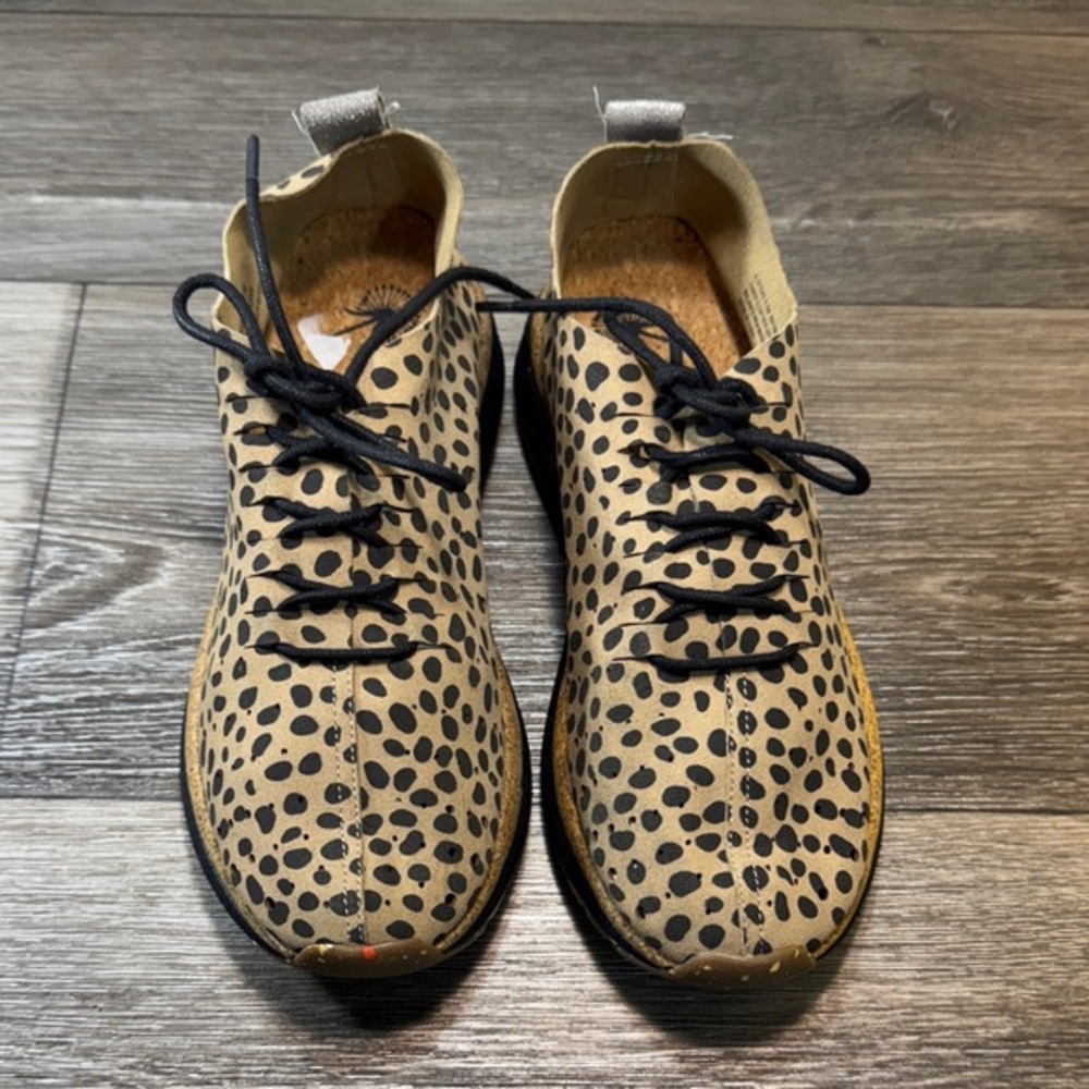 Otbt  tan leather Shoes woman’s size 6.5 (s209)